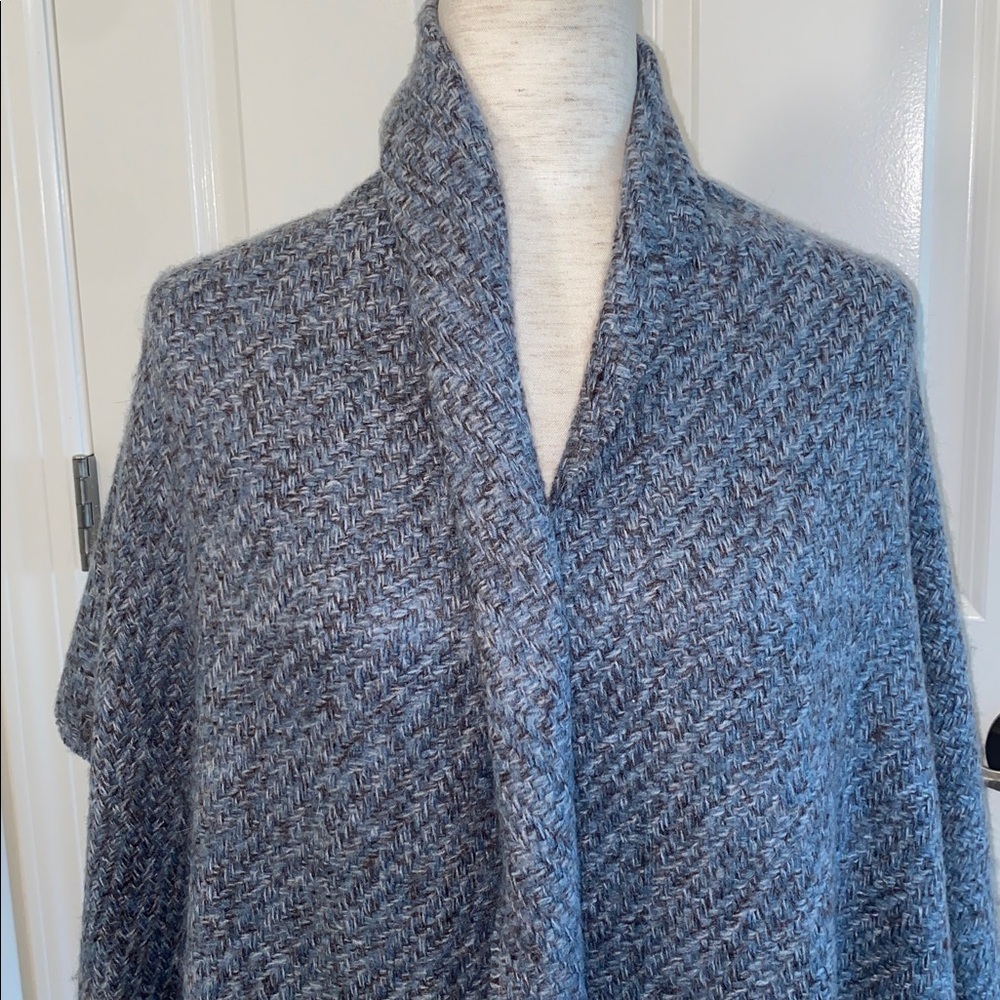 Pretty Persuasions Gray Wrap - image 3